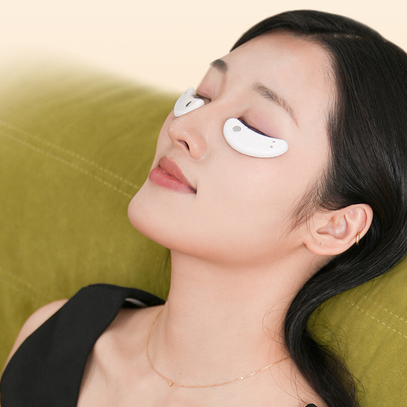 LUMURA Restore™ Heated Eye Massager
